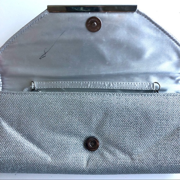 Call it Spring Clutch - Picture 5 of 6